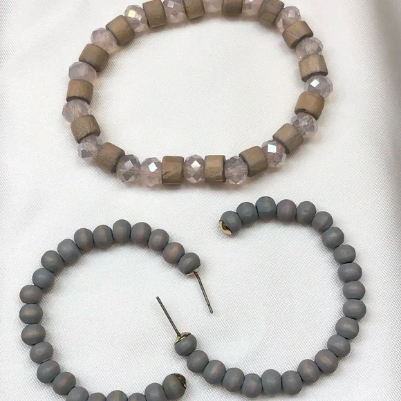 Bracelet and Earring Set - Picture 8 of 8